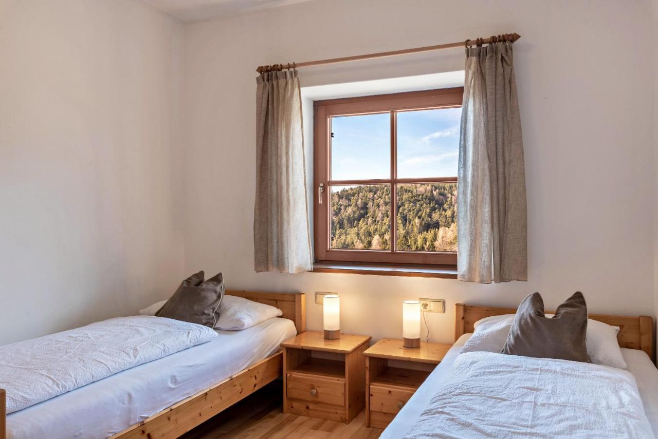 Alpin Farm Linde - Oberweidacherhof Коллальбо Экстерьер фото